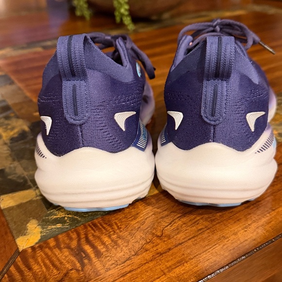 Brooks Women's Glycerin 22 Running Sneakers - Picture 7 of 9